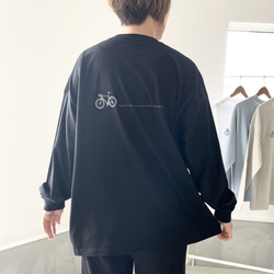 《2024新品》【男女皆宜】自行車印花大廓形長袖T卹【黑色】 第3張的照片