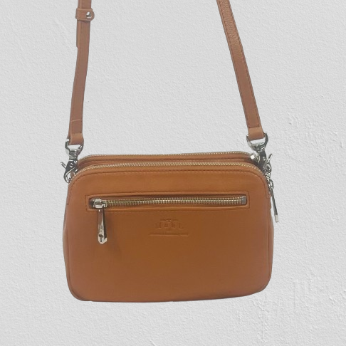 MahL+81　akkit〈アキット〉　本革　マルチポケット　ショルダーバッグ