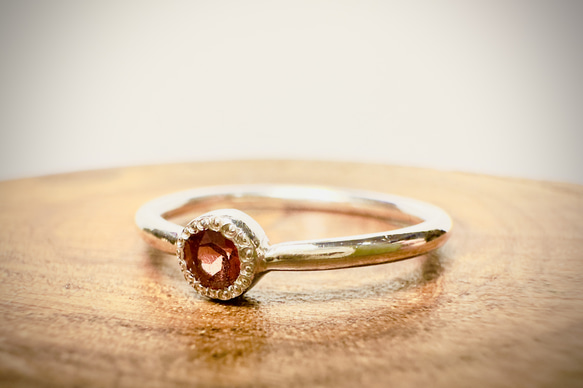 ガーネット　ミル打ちリング　silver925 ミルグレイン 2枚目の画像