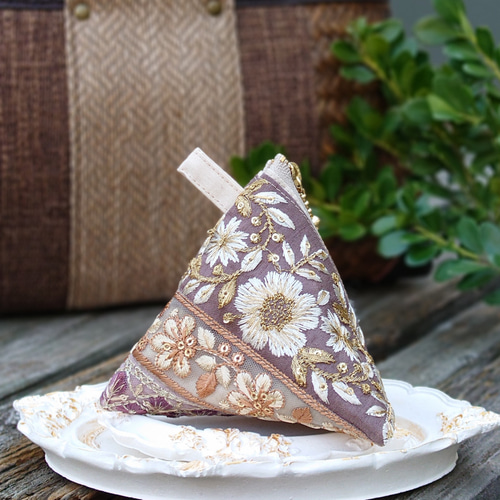 インド刺繍リボンテトラポーチ インド刺繍リボンテトラポーチ