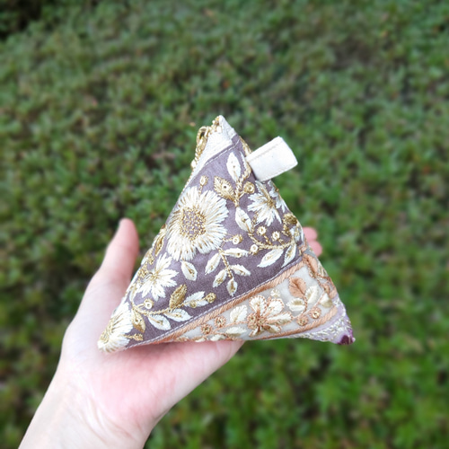 インド刺繍リボンテトラポーチ