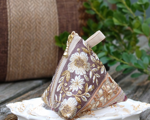 インド刺繍リボンテトラポーチ