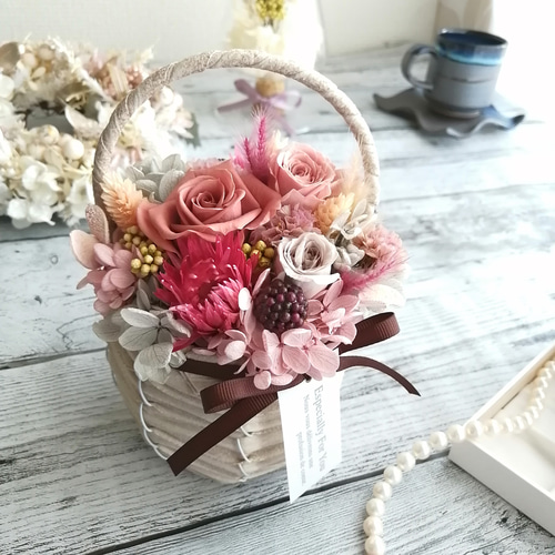 プリザーブドフラワーのフラワーバスケット かごアレンジ 花かご プチ