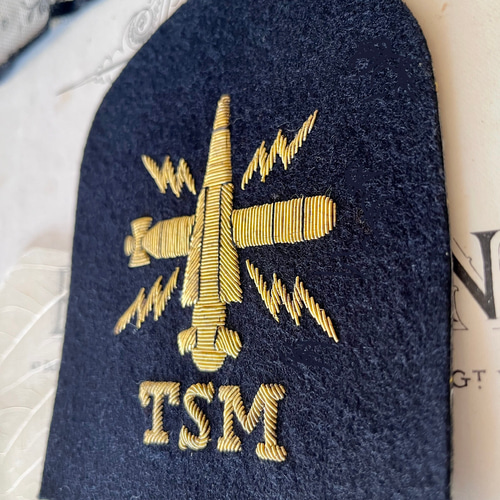 英国で出会った♪ アンティーク メタル 金糸刺繍 英国海軍/王冠の