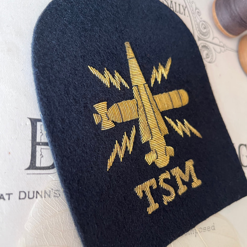 英国で出会った♪ アンティーク メタル 金糸刺繍 英国海軍/王冠の