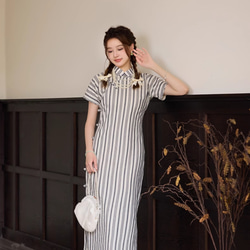 レトロな黒と白の縦縞の長い古代スタイルのフル前立てチャイナ ドレスの女の子の新しい中国風の改良されたドレス 12枚目の画像