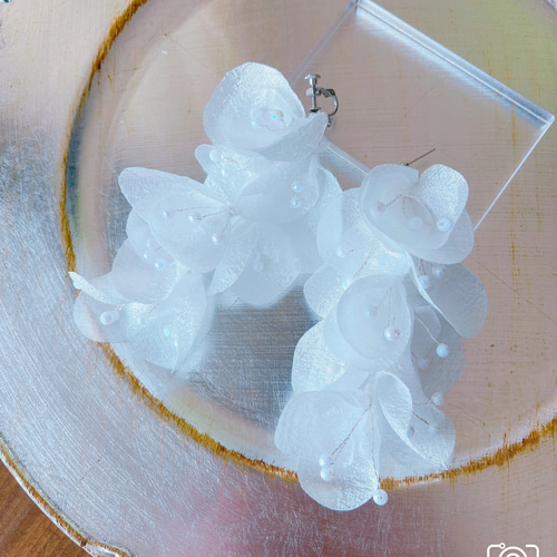 ふわり＊ホワイトフラワー＊花びらピアス・イヤリング・前撮り 