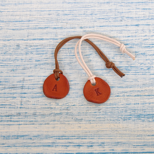 陶製チャーム 白色 刻印付き 白い歯チャーム | Q-pot. ONLINE SHOP