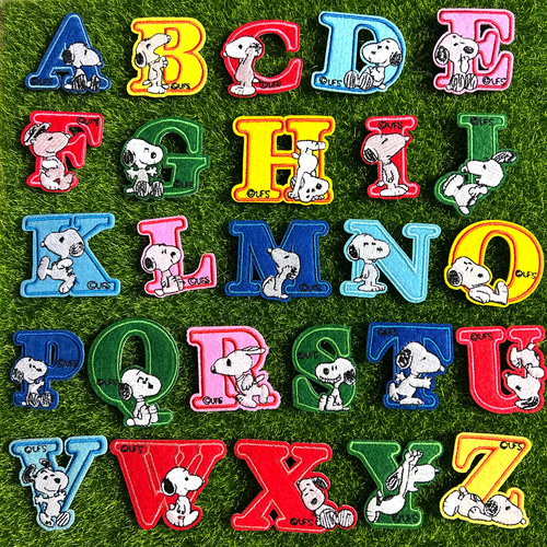 スヌーピー アルファベット アイロンワッペン 1枚 ワッペン  