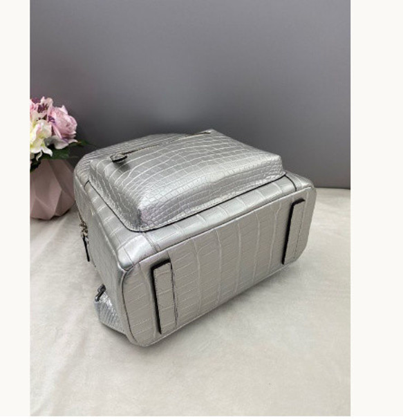 ワニ革 鞄 クロコダイルレザー リュックサック バックパック デイパック 通勤 通学 女性 レディース 学生 大容量 大 