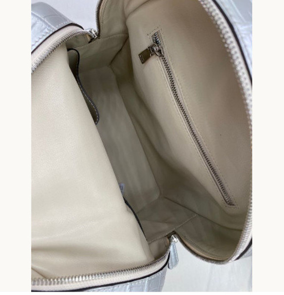 ワニ革 鞄 クロコダイルレザー リュックサック バックパック デイパック 通勤 通学 女性 レディース 学生 大容量 大 