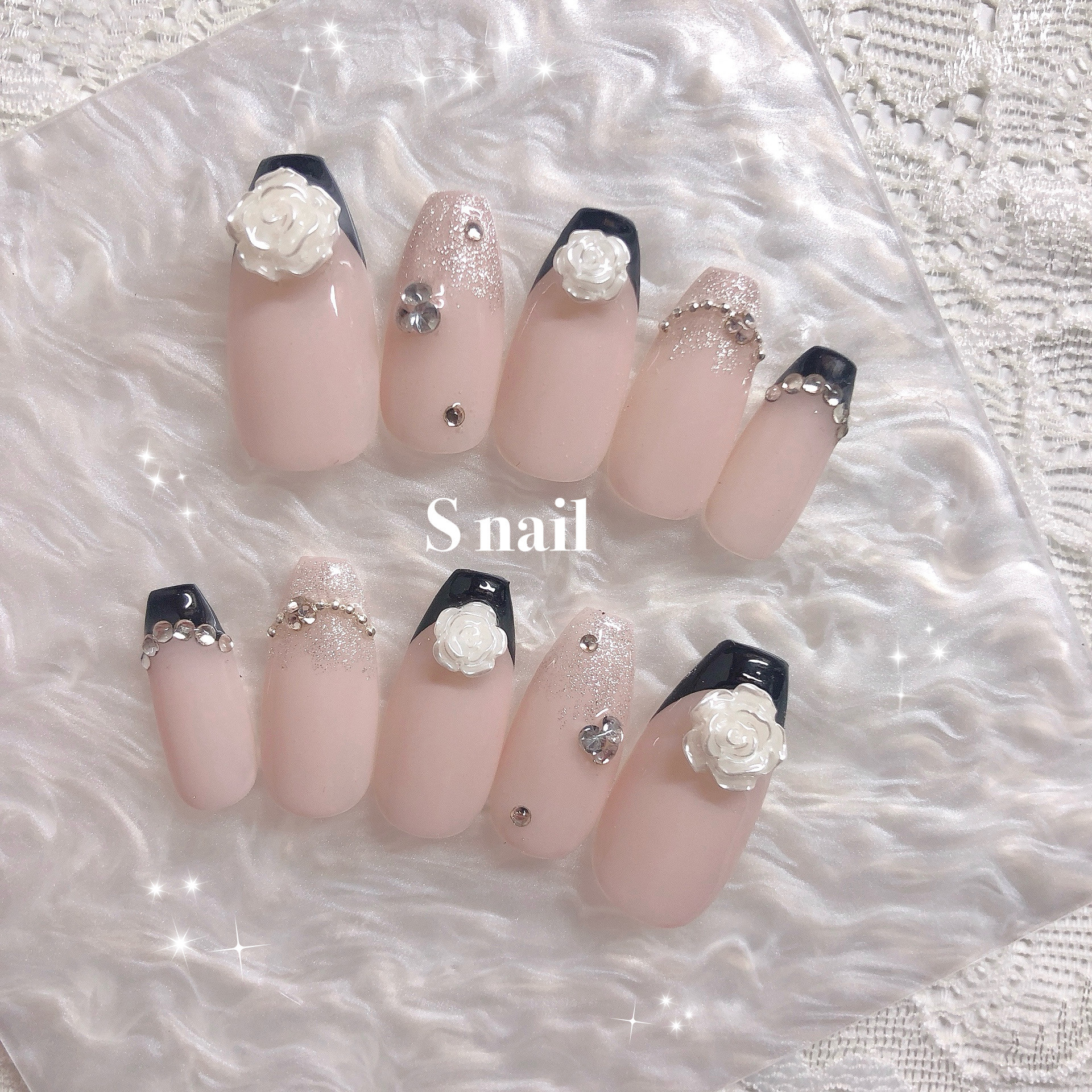現品】ネイルチップ 黒 フレンチネイル 薔薇 フレンチガーリー