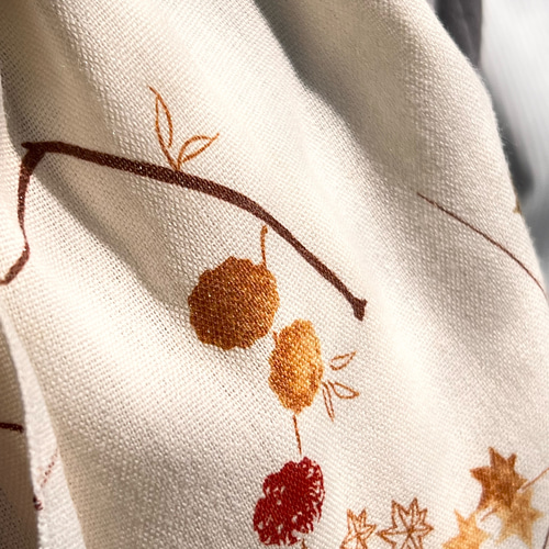 秋の楓と木の実柄のオシャレなストール ストール にこのん 通販