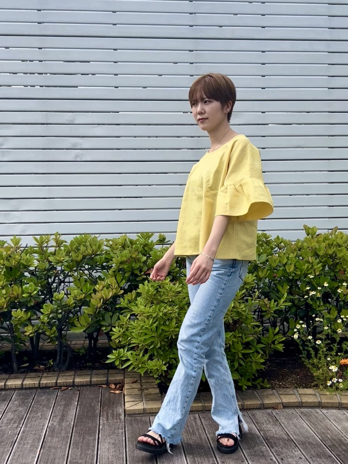 大人かわいいフレアフリルブラウス＊イエロー＊国産リネン＊ひらひらの袖が美しいフレアフリルブラウス