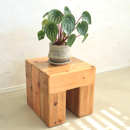ひのき　イス　スツール　プラントスタンド　　高さ約471㎜ hinoki-178-ko06.jpg