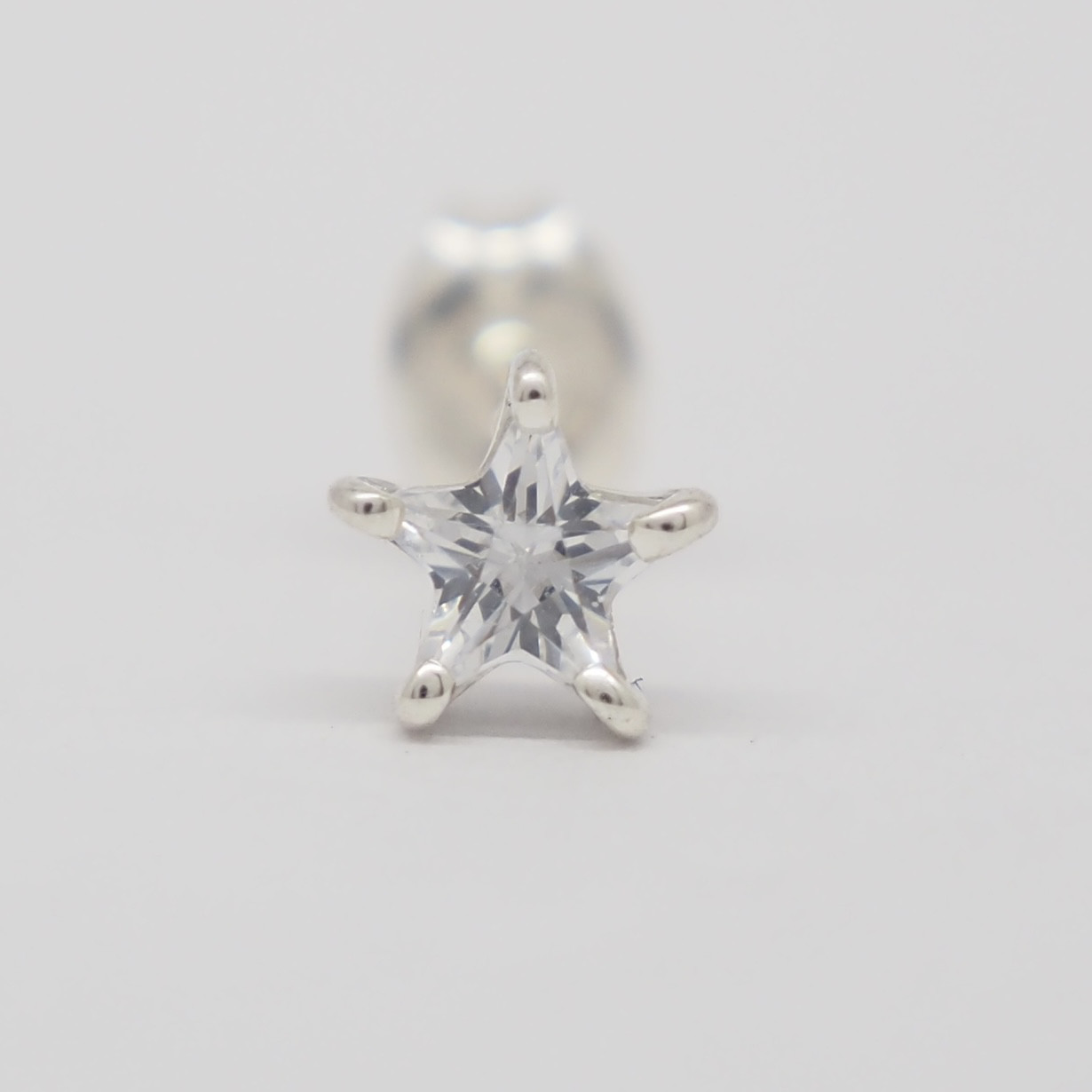 ホワイトスタージェムピアス size S 1ピース /white star jem earrings 1 piece