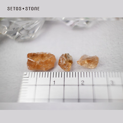 ヘソナイトガーネット原石（3コセット）【天然石】（オレンジガーネット　灰バン柘榴石　Hessonite Garnet） 2枚目の画像