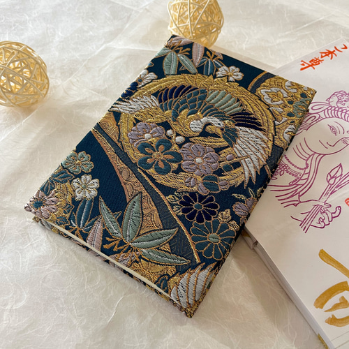 再販】御朱印帳 大判Mサイズ 梅菊竹鳳凰 (紺) 西陣織金襴生地使用