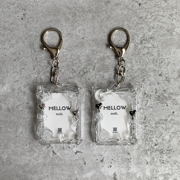 【最終値下】 Ateez ユノ 直筆サイン入り フォトケースキーホルダー 証明写真】硬質ケース 『 melt 』heart ver. / silver / black / 銀黒