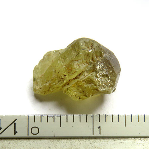 クリソベリルキャッツアイ原石 8.8ct ブラジル産 非加熱 結晶 クリソベリルキャッツアイ原石 8.8ct ブラジル産 非加熱 結晶