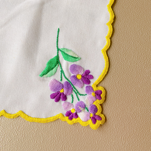 ハンガリーカロチャ刺繍 形ドイリー ヴィンテージ