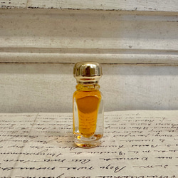 ヴィンテージの小さな香水瓶 1枚目の画像