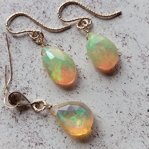 極上 プレシャスオパール 大粒 1粒 ピアス(イヤリング)とペンダント