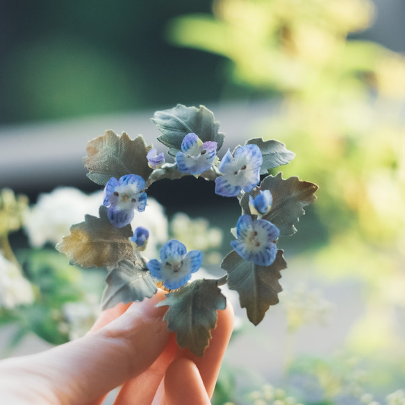 オオイヌノフグリ の 小さな 布花 リース ブローチ 8枚目の画像