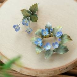 オオイヌノフグリ の 小さな 布花 リース ブローチ 6枚目の画像