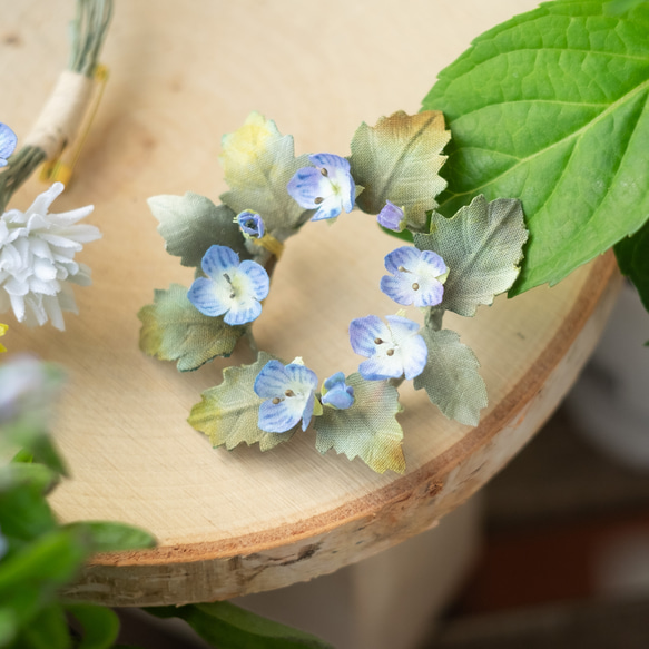 オオイヌノフグリ の 小さな 布花 リース ブローチ 1枚目の画像