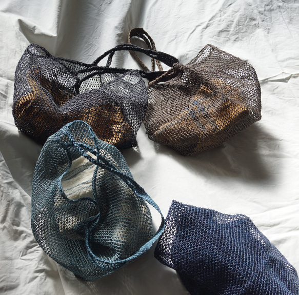 ラオス手紡ぎ葛繊維のメッシュバッグ　ツートン黒　新品 CREOLE】葛手編みワンハンドルバッグ・M トートバッグ CREOLE 通販