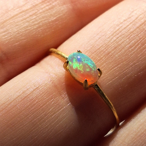 天然オパール指輪ゴールドカラーリング遊色たっぷりフリーサイズ 良い遊色効果オパールリング 指輪・リング annemo 通販 17551617