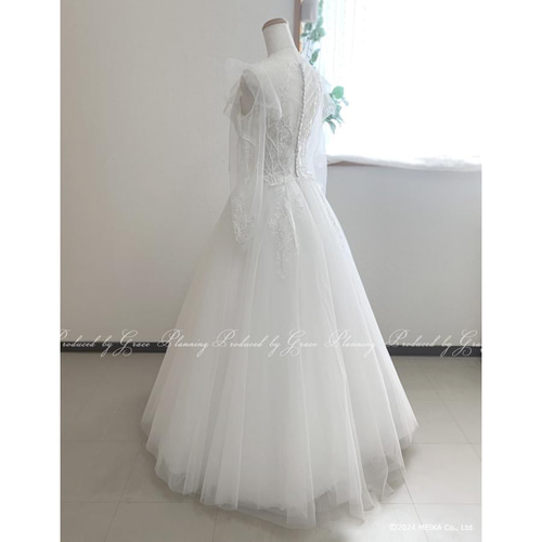 ホワイト Aラインドレス ビーズ刺繍　ウエディングドレス　前撮り ウェディングドレス 結婚式 前撮り Aライン ビーズ刺繍ブライダル