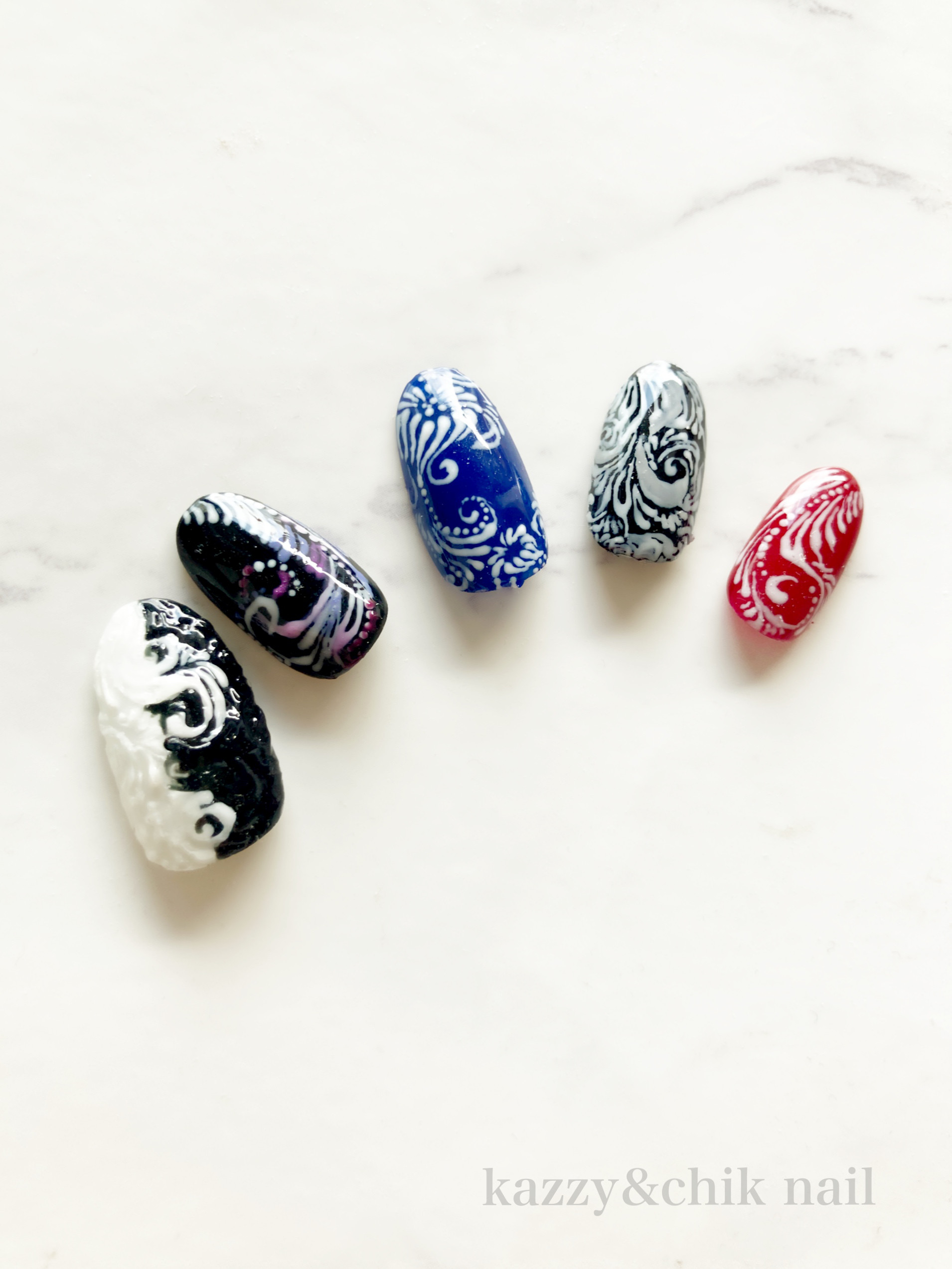 ［11］ネイルチップ ニュアンス モノトーン ホログラム ぷっくり オーダー 11］ネイルチップ ニュアンス モノトーン ホログラム ぷっくり