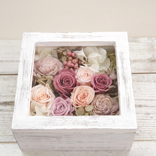 プリザーブドフラワー アンティークアレンジ　ブラウン＆ホワイト プリザーブドフラワーーアンティークボックスアレンジ プリザーブド