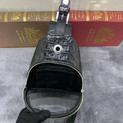 ワニ革 クロコダイルレザー スリングバッグ レザー チェストバッグ ボディバッグ メンズ 男性 斜めチェストパック 5枚目の画像