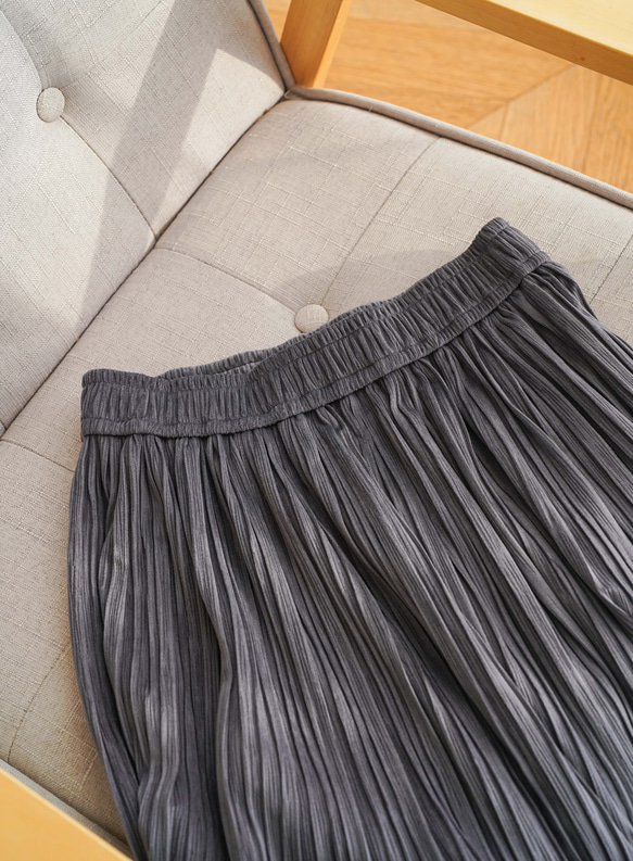 ★樣品僅售1件★009 S 生態羽毛風格褶皺半身裙 深灰色 第4張的照片