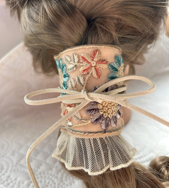 再販✩大人可愛いリボン✩シュシュヘアゴムポニーフック✩インド刺繍 