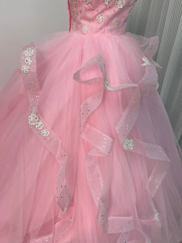 送料無料！豪華！ カラードレス キラキラのハンドビーディング ピンク ラッフルフリル プリンセスライン ロングトレーン 7枚目の画像