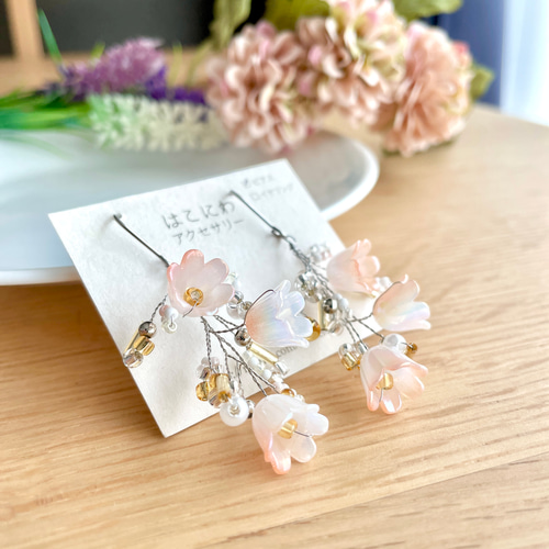 お花のピアス/イヤリング(白ピンク) ピアス（フック・チェーン） はこ 
