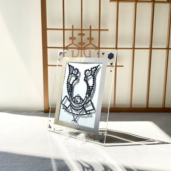 《カブト》ダークインディゴ(ブルー系) ◼️壁飾り◼️　ガラスフォトフレーム　こどもの日　クリスタルガラス 2枚目の画像