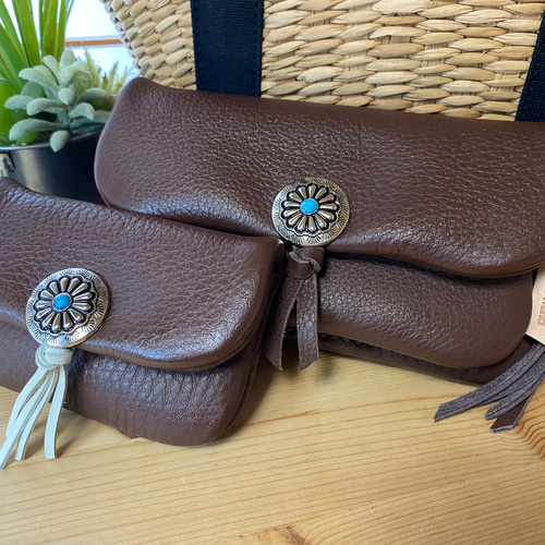 ぷっくりフワフワ長財布 コンチョ付 ☆ブラウン 長財布 Mother's