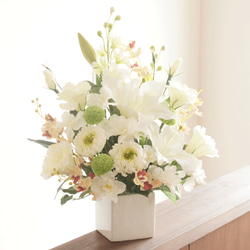 NEW【仏花】カサブランカと輪菊と蘭のスペシャル仏花　初盆の贈り物に　 1枚目の画像