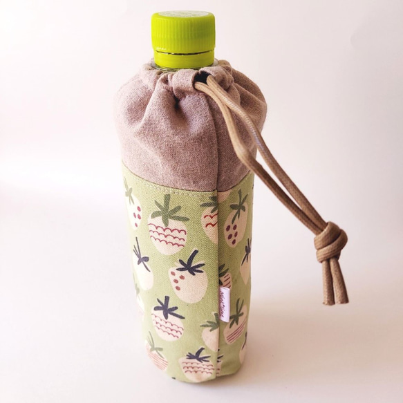 アルミ保冷保温シート 500ml巾着型ペットボトルケース カバー ホルダー お茶 飲み物 緑*いちご ミルクグリーン 7枚目の画像