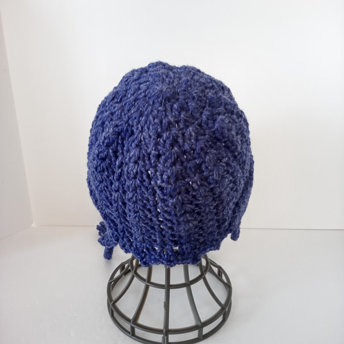 27ニット帽 モチーフ編み耳当て付きニット帽 ブルー 大人 ニット帽