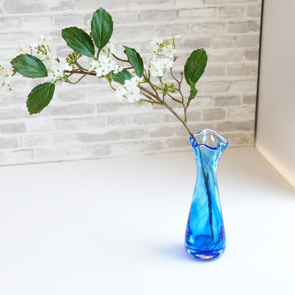 藍色花瓶，軟褶邊款花瓶・花器なかむらガラス的作品17553761｜Creema