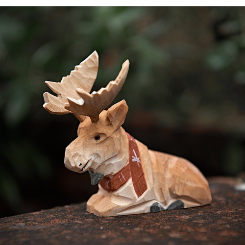 クリスマスのトナカイ 木彫りの鹿 置物 ギフト プレゼント クリスマスのトナカイ 木彫りの鹿 置物 ギフト プレゼント