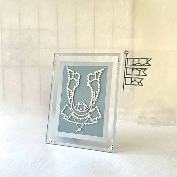 《カブト》ホワイトオパール(ホワイト系) ◼️壁飾り◼️　ガラスフォトフレーム　こどもの日　クリスタルガラス 1枚目の画像
