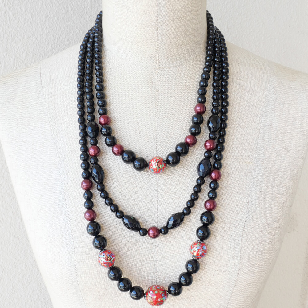 華珠 和 黒珠 赤 ガンメタ ３連 ロング ネックレス 和ゴス