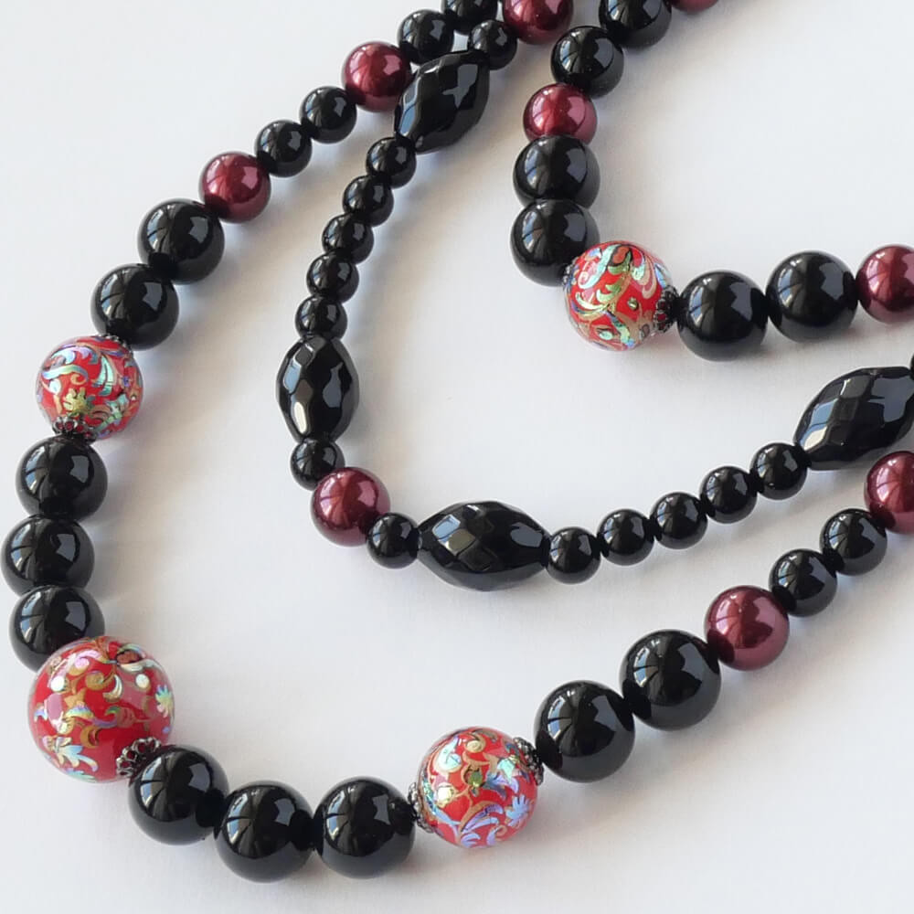 華珠 和 黒珠 赤 ガンメタ ３連 ロング ネックレス 和ゴス